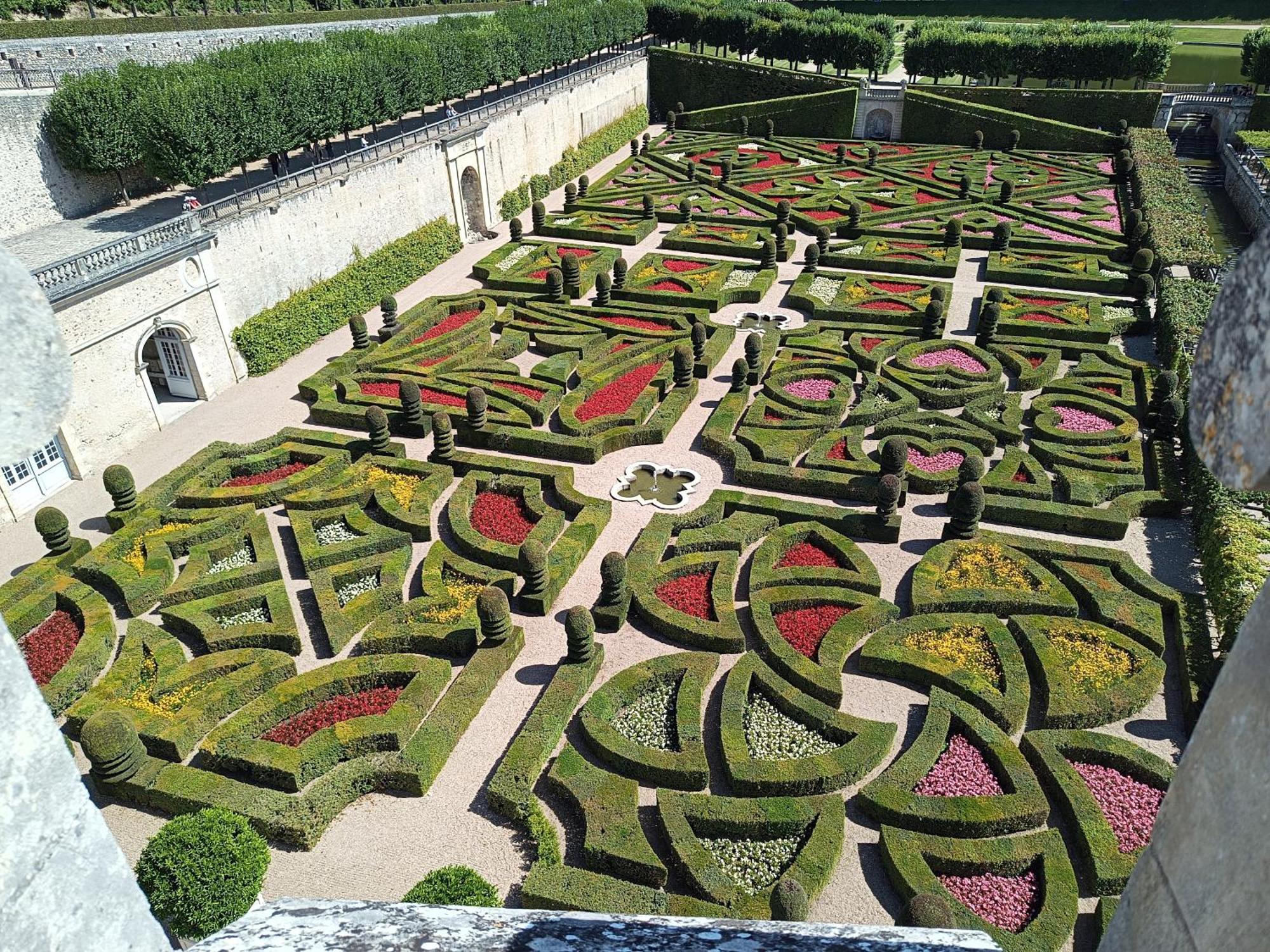 Une Maison, Un Jardin Berthenay المظهر الخارجي الصورة